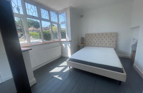 Cuffley House | Cozy bungalow in great location