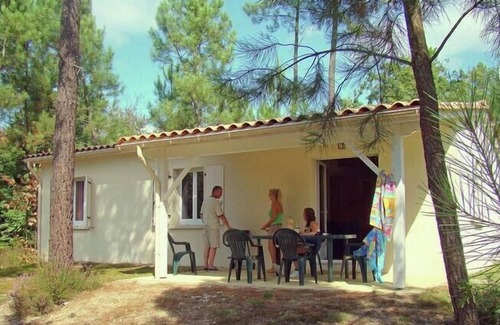 Brossac House | Cozy bungalow in the authentic French countryside