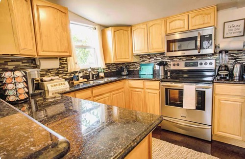 Central Tacoma House | Cozy bungalow in the heart of Central Tacoma