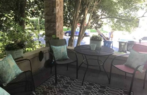 Durham House | Cozy Bungalow near Duke & Dining, Walkable Area