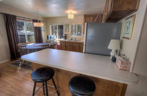 Country Club Estates House | Cozy Cabin 4 Bedroom Home by RedAwning