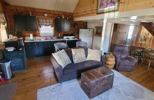 Birdseye Cabin | COZY CABIN AT PATOKA LAKE(in happy hollow)