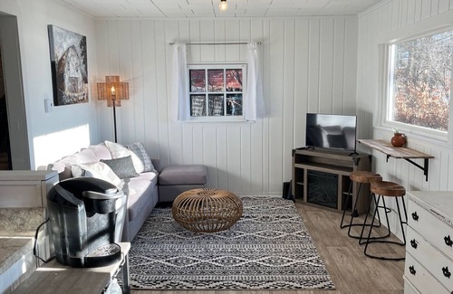 Dresser Cabin | Cozy cabin for getaway! On a beautiful lake, 1 mile from Trollhaugen