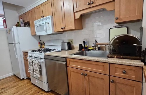 Hancock Cabin | Cozy cabin > Hottub, WiFi, AC. Easy access to outdoors activities year around