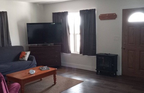 Moravia Cabin | Cozy cabin in remote Appanoose county Iowa a wildlife Mecca