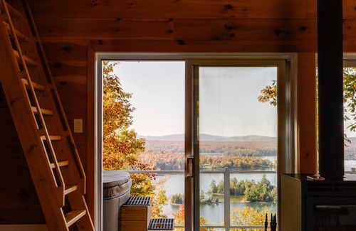 Saint-Aime-du-Lac-des-Iles Cabin | Cozy cabin - lake view