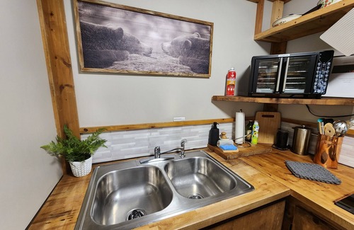 Jasper Cabin | Cozy cabin located on mountainside hobby farm