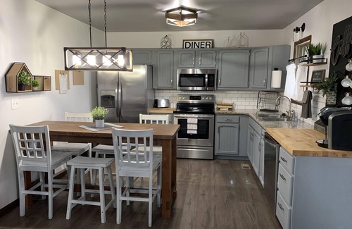 Huntingdon Cabin | Cozy Cabin Minutes from Raystown Lake/Allegrippis Bike Trails