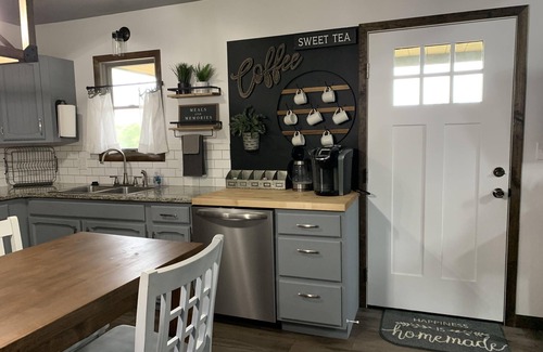 Huntingdon Cabin | Cozy Cabin Minutes from Raystown Lake/Allegrippis Bike Trails
