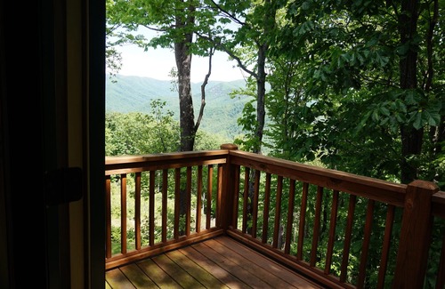 Hays Cabin | Cozy cabin near Wine Country & Parks. Great Hiking & Amazing Views!