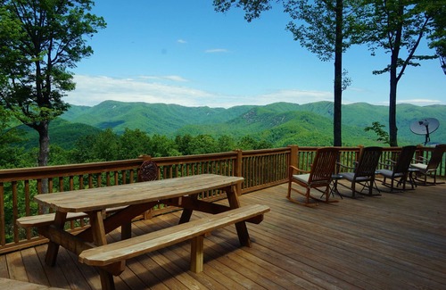 Hays Cabin | Cozy cabin near Wine Country & Parks. Great Hiking & Amazing Views!