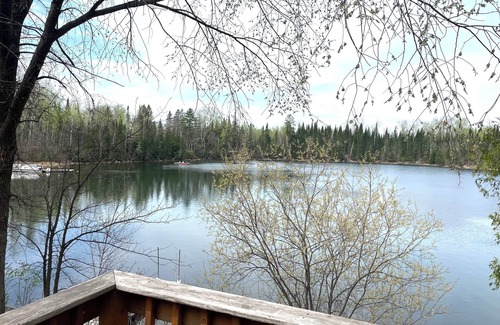 Itasca County Resort | Cozy cabin on lakeside with free dock space and amazing swimming beach