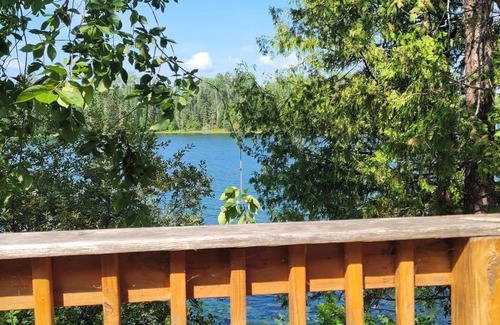 Itasca County Resort | Cozy cabin on lakeside with free dock space and amazing swimming beach