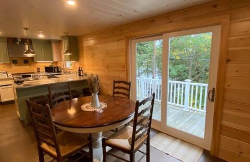 Meredith Cabin | Cozy cabin on Meredith