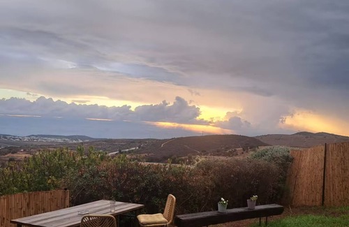 Kerem Ben Zimra Cabin | Cozy cabin on the edge of the mountain