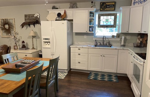 Fairhope Cabin | Cozy Cabin on the River