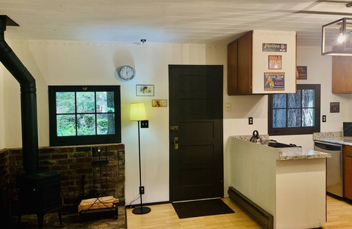 Hobart Cabin | Cozy cabin on the Cedar River