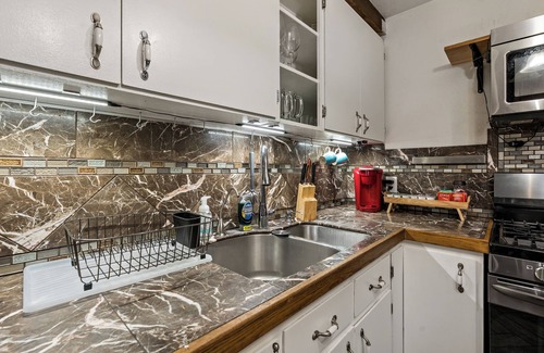 Peaceful Valley Cabin | Cozy Cabin Retreat,Pet-Friendly,Family Getaway, Surrounded by Mountains & Trails