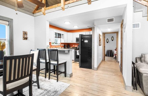Newport Cabin | Cozy cabin retreat w/hot tub and fenced yard. Pet-Friendly!