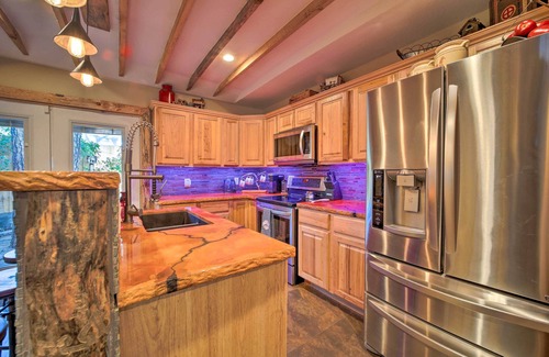 Christopher Creek Cottage | Cozy Cabin Retreat w/Patio & Fenced Yard