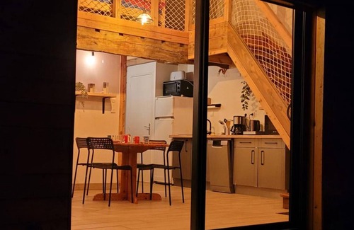 Pouilly-les-Feurs Cottage | Cozy cabin with private terrace in the Lyonnais hills, pet-friendly