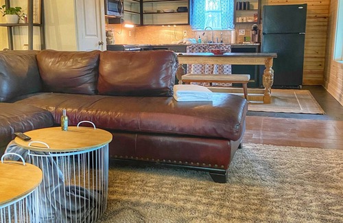 Mountainburg Cabin | Cozy Cabin with an amazing deck and beautiful views of Lake Fort Smith!