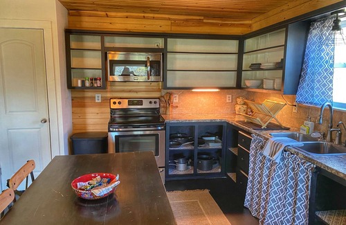 Mountainburg Cabin | Cozy Cabin with an amazing deck and beautiful views of Lake Fort Smith!
