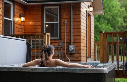 Ellenville Cabin | Cozy Cabin with Hot Tub, Minutes From Minnewaska State Park