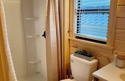 Marion Cabin | Cozy Cabin with Private Resort Amenities: Walking Distance to Lake James