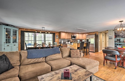 High View Cabin | Cozy Cabin with Sunroom & Cacapon River Access!
