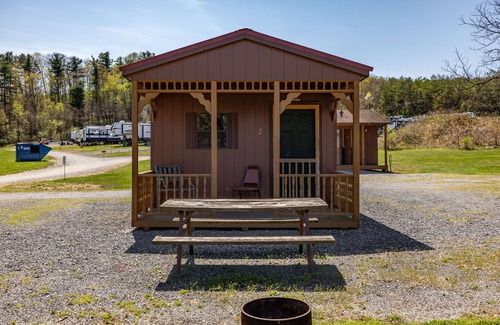 Mifflinburg Cabin | Cozy Cabin2 Within Campground