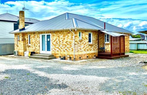Hamilton East House | Cozy Cabins in Hamilton East near to CBD and Waikato Hospital