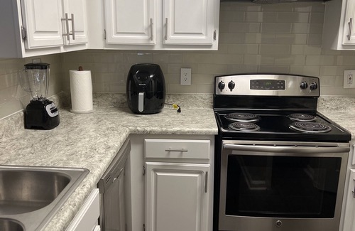 Buford Highway Apartment | Cozy Calm & Modern Apartment In The Heart of Buckhead, Atlanta