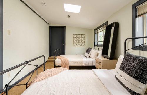 Belmont House | Cozy Calm Vibes in PDX- Near Local Coffee & Food