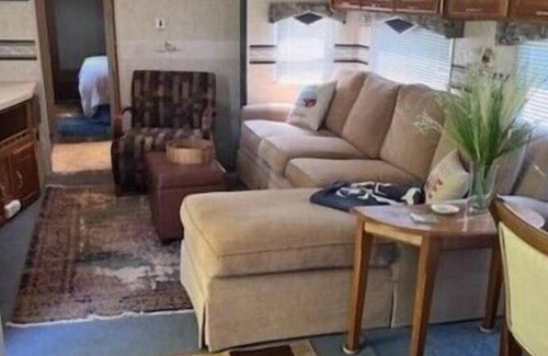 Frankfort RV Rental | Cozy camper, pet friendly close to Frankfort, MI. Near several lakes and rivers.
