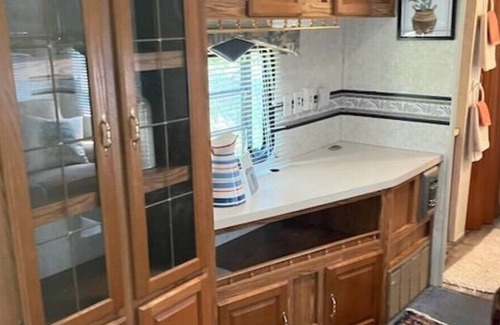 Frankfort RV Rental | Cozy camper, pet friendly close to Frankfort, MI. Near several lakes and rivers.