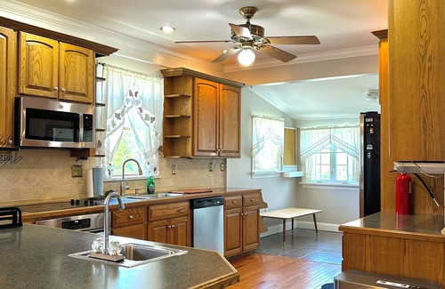 Parkside House | Cozy Cape Cod Home 20 Minutes from Philadelphia