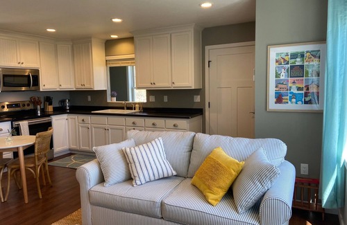 Baileys Harbor House | Cozy carriage house a 5 minute walk to all downtown Baileys Harbor has to offer!