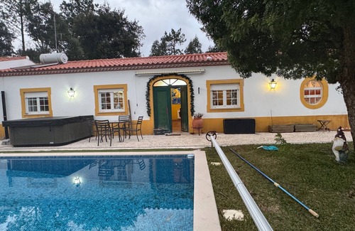 Alcobaca House | Cozy Casa Vimeiro Retreat