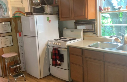 Brampton Cabin | Cozy cedar cabin with WiFi in pleasant Brampton gated park & luxury golf course.