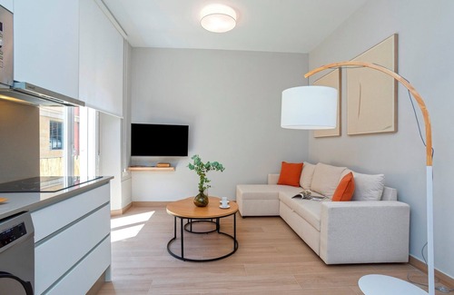 Ensanche Centro Apartment | Cozy Central 2BD Apt in Málaga. Trinidad Grund A