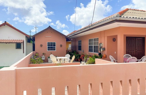 Willemstad Apartment | Cozy & Central Stay in Curaçao