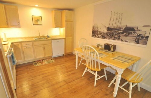 Rockport Apartment | Cozy, Centrally Located Apartment in Rockport, Maine