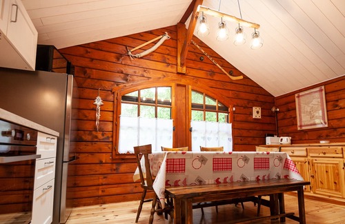 Saint-Crepin Ski Chalet | Cozy chalet and its 1000 m2 garden