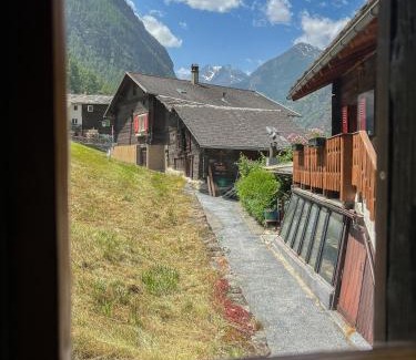 Stalden Apartment | Cozy chalet apartment in traditional Walser house