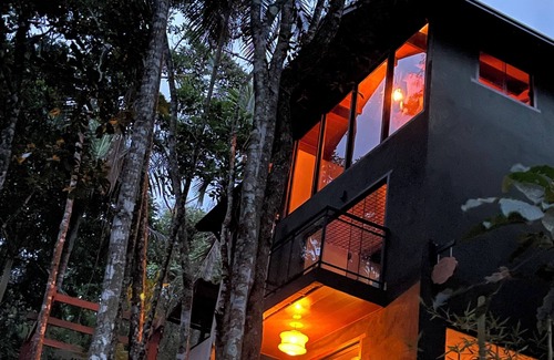 Sao Pedro da Serra Ski Chalet | Cozy chalet in charming São Pedro da Serra with fireplace and outdoor bath