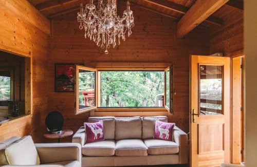 Chiavenna Rocchetta Ski Chalet | Cozy Chalet in Castell'Arquato 90 m² with Private Pool