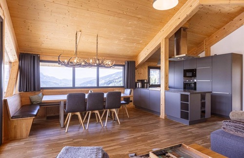 Pichl-Preunegg Ski Chalet | Cozy chalet in Schladming with a parking lot