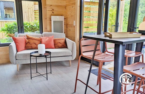 Saint-Berthevin Cottage | Cozy Chalet Near Laval: Nature, Activities & Family-Friendly Sleeps 4