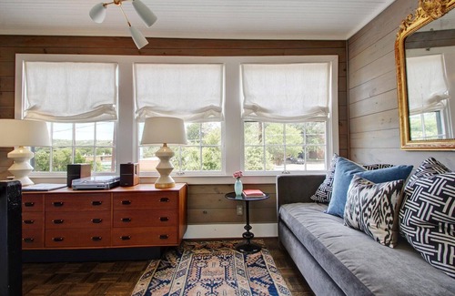 Westfield Apartment | Cozy, Chic Apartment Nestled Amongst Oak Trees In The Heart Of Austin